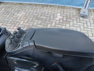 2013-linde-e25-01-1439217-46410034