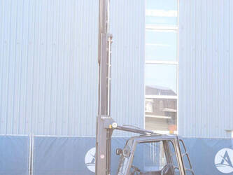 2013-linde-e25-01-1439217-46410041