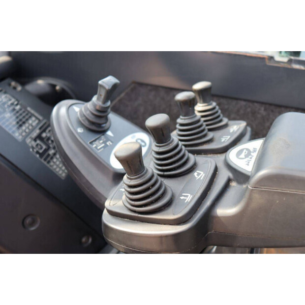 2018 Still RX70-35-46410160