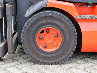 2008-linde-e30-03-1439222-46410188