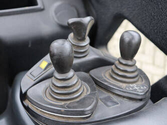 2013-linde-e16h-01-1439224-46410281