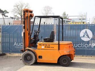 1989-still-r60-35-1439225-46410296