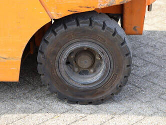 1989-still-r60-35-1439225-46410306