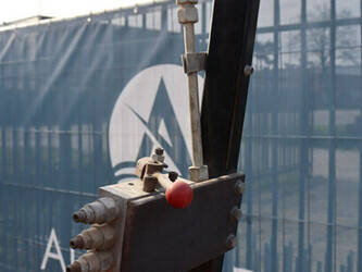 1989-still-r60-35-1439225-46410319