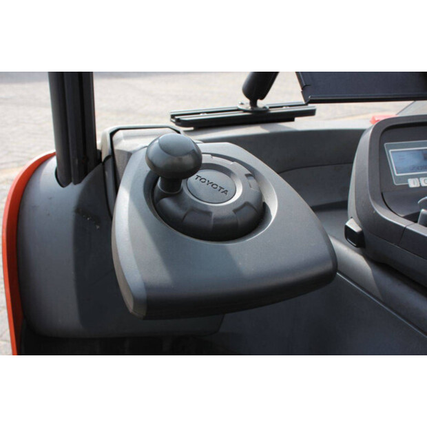 2017 تويوتا RRE140H-46410430