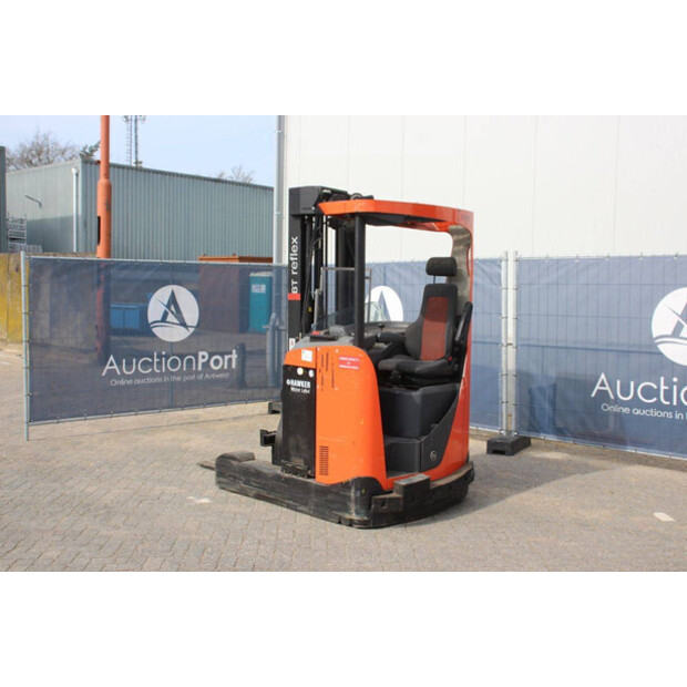 2011 BT RRE140-46410480