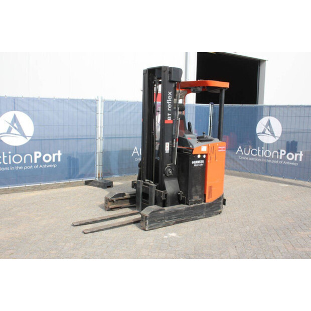 2011 BT RRE140-46410485