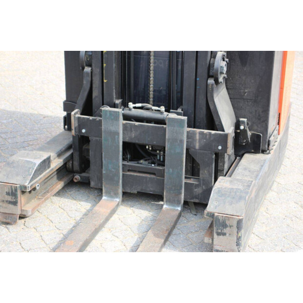 2011 BT RRE140-46410487