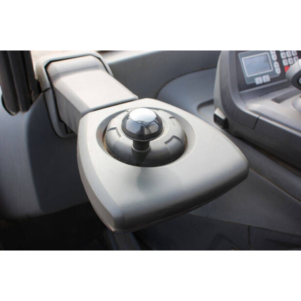 2017 Toyota RRE140H-46410520