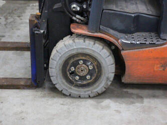 2019-toyota-8fbe18t-46410638