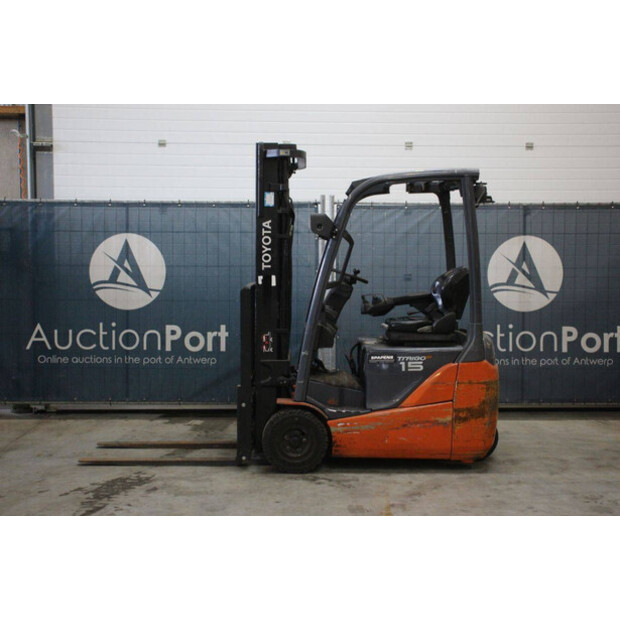 2014 تويوتا 8FBET15-46410654