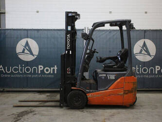 2014-toyota-8fbet15-1439237-46410654