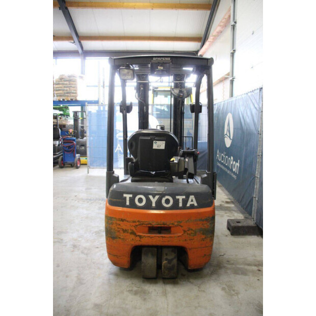 2014 تويوتا 8FBET15-46410656