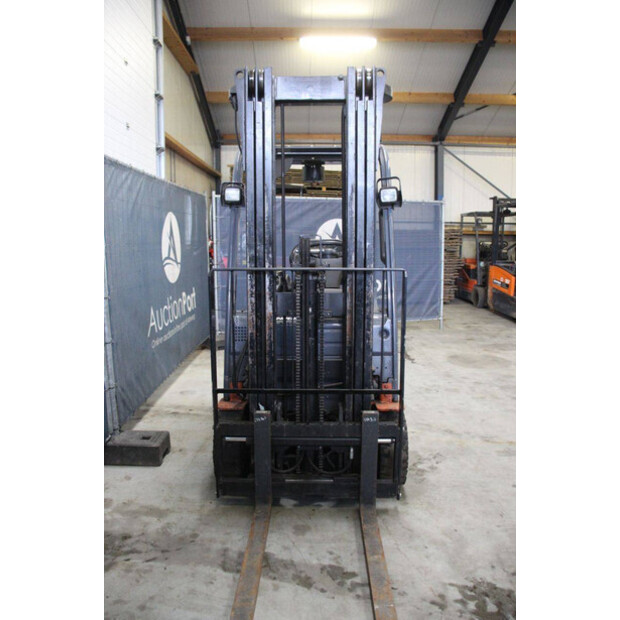 2014 تويوتا 8FBET15-46410659