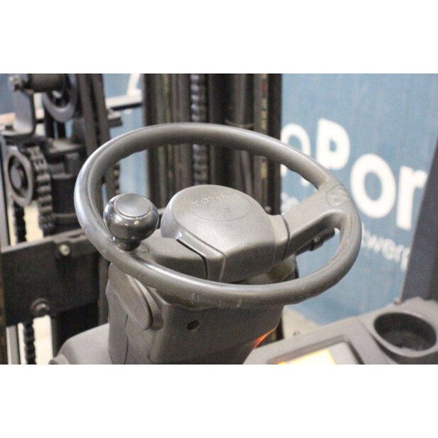 2014 تويوتا 8FBET15-46410672