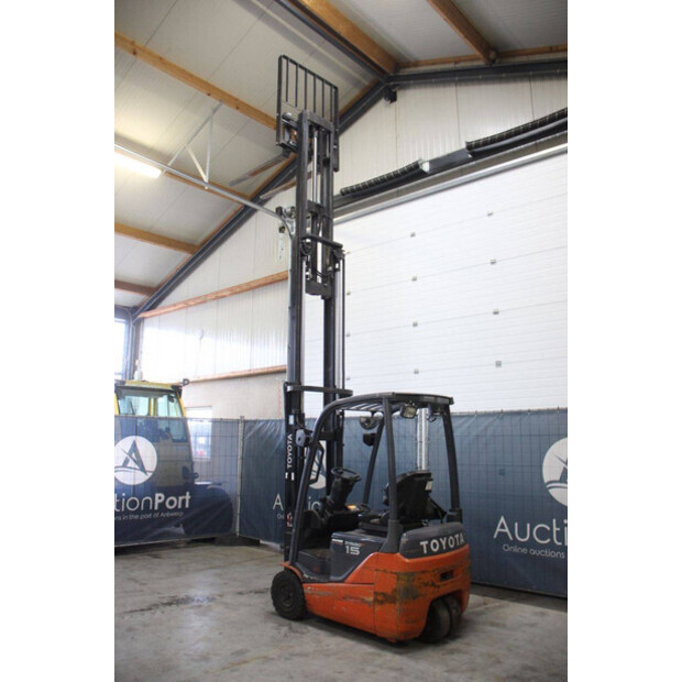 2014 تويوتا 8FBET15-46410679