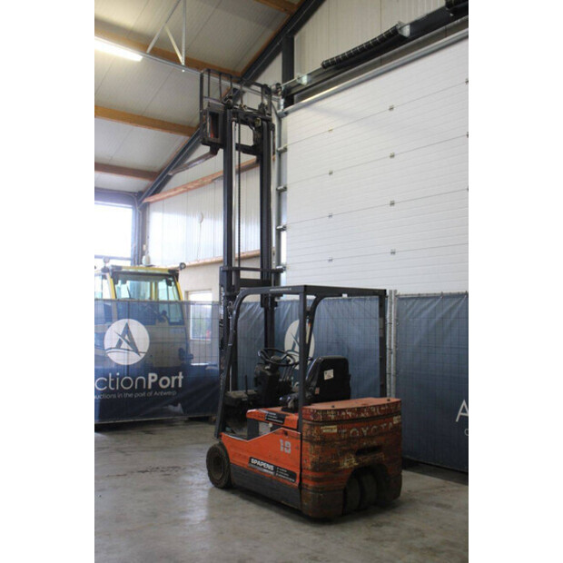 2000 تويوتا 5FBE18-46410739