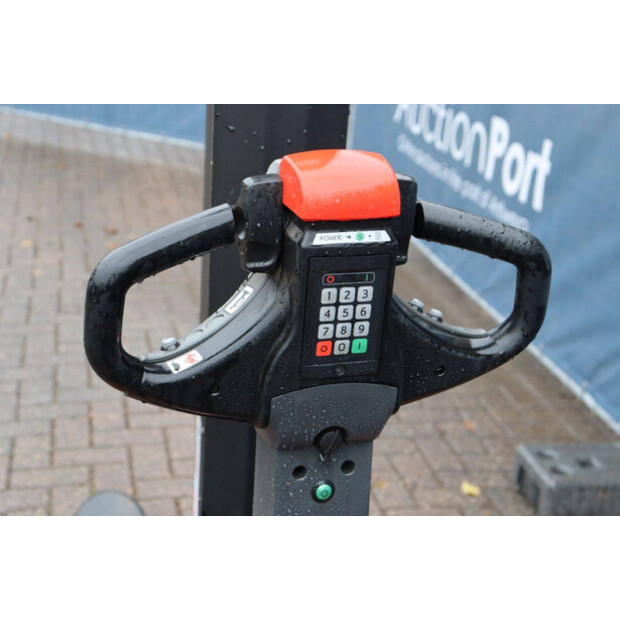 2018 Toyota BT-46411136