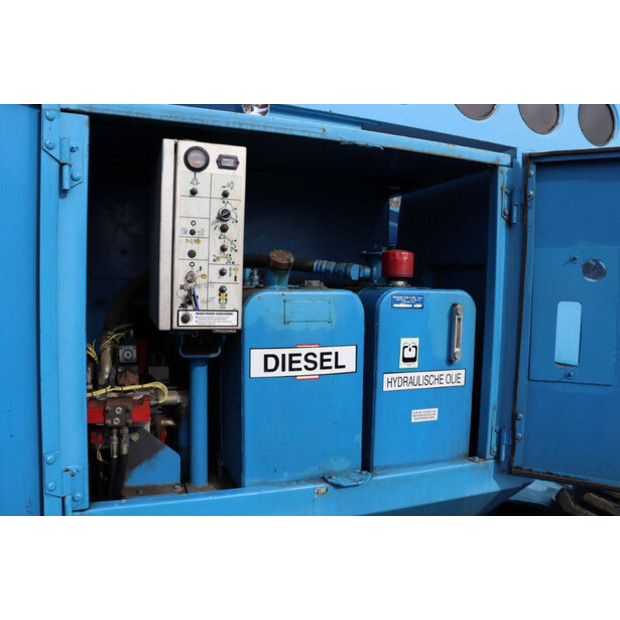 1999 GROVE AMZ 68 XT-46411157