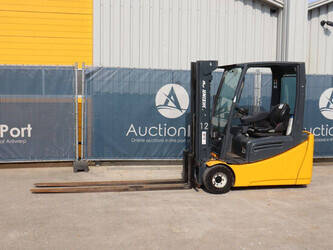 Image de CHARIOTS ÉLÉVATEURS 2012 Jungheinrich EFG 220