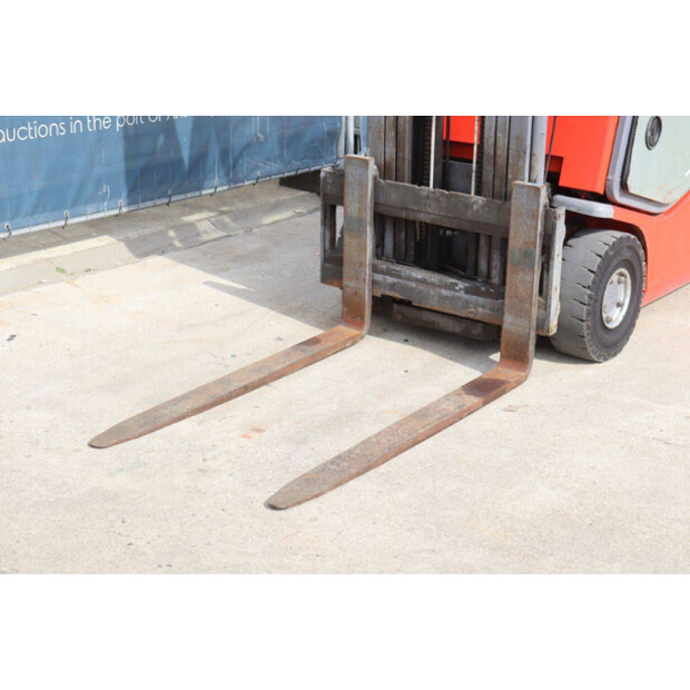 2001 BT CBE 1.6-46411800