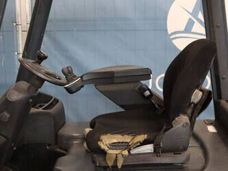 2013-linde-e16-01-1439277-46411957