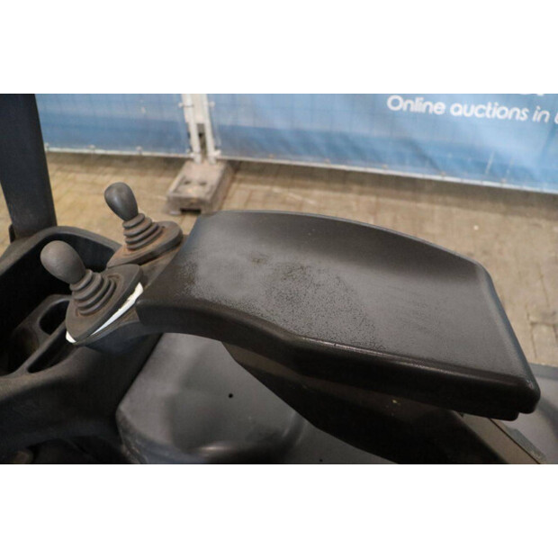 2013 ليندي E16-01-46411962