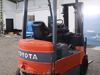 2003-toyota-7fbmf16-1439280-46412029