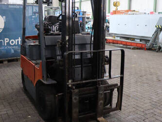 2003-toyota-7fbmf16-1439280-46412030