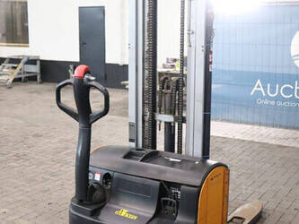 2011-still-egv-14-1439286-46412244