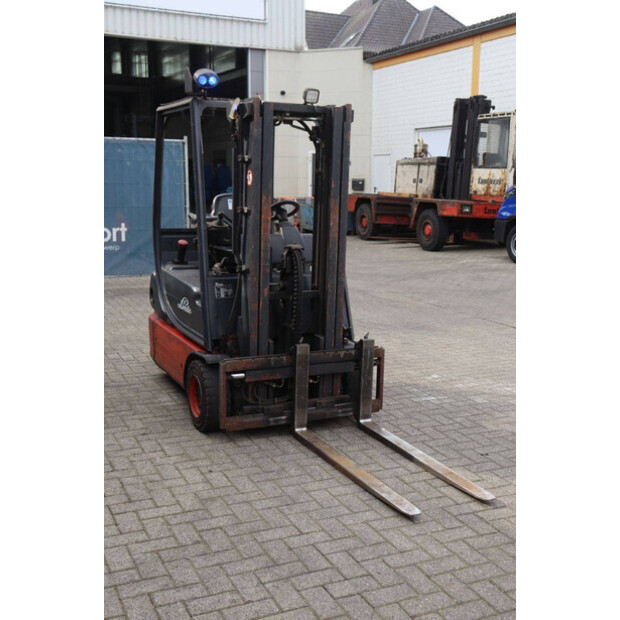 2001 ليندي E14-02-46412304