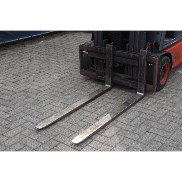 2001 ليندي E14-02-46412307