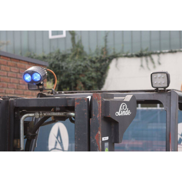 2001 ليندي E14-02-46412310