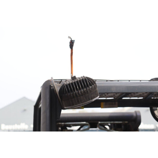 2001 ليندي E14-02-46412314