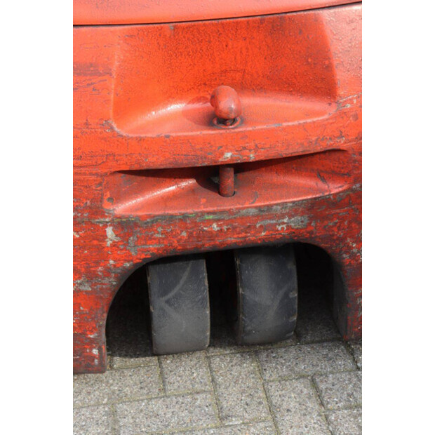 2001 ليندي E14-02-46412315