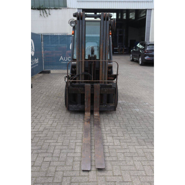 2000 NISSAN FGD02A30Q-46412395