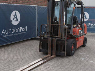 2000-nissan-fgd02a30q-1439291-46412396