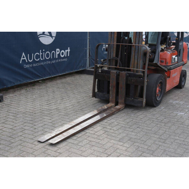 2000 NISSAN FGD02A30Q-46412397