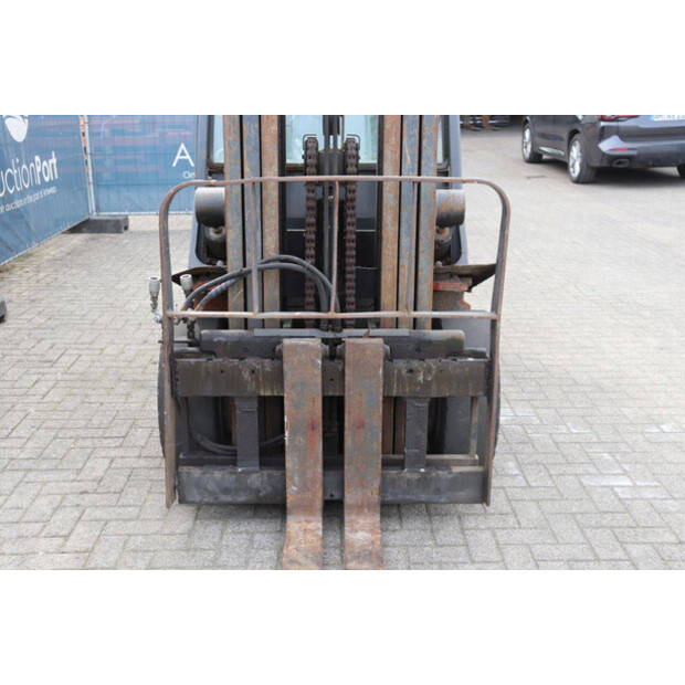 2000 NISSAN FGD02A30Q-46412400