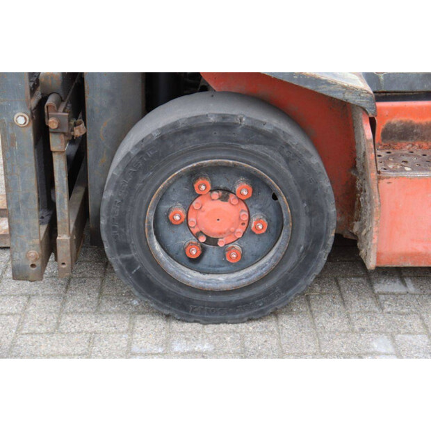 2000 NISSAN FGD02A30Q-46412403