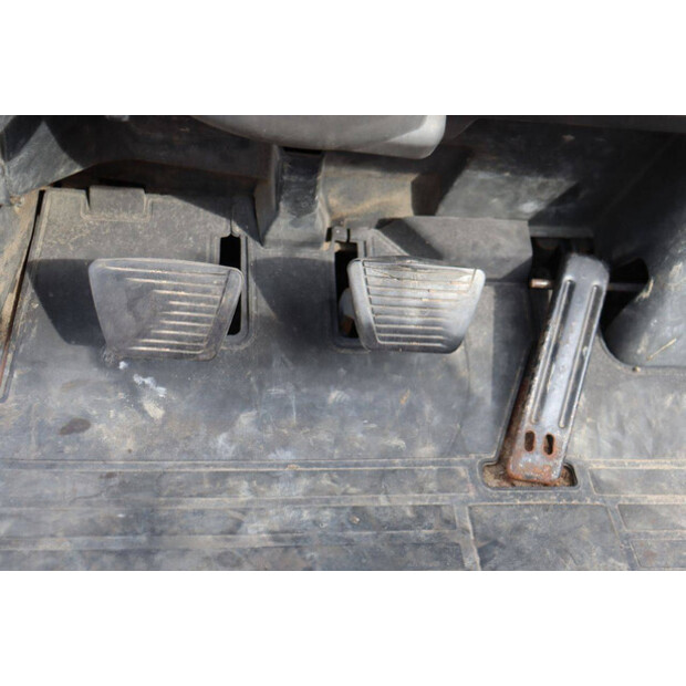 2000 NISSAN FGD02A30Q-46412412