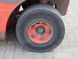 2014-linde-h30t-02-1439296-46412552