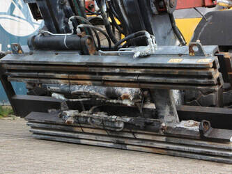 2016-hyundai-80d-9-46412581