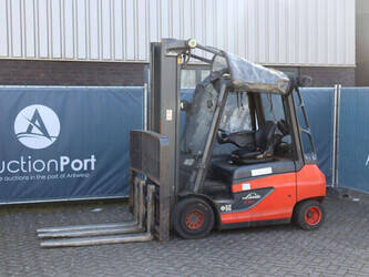 Image de CHARIOTS ÉLÉVATEURS 2019 Linde E30-01