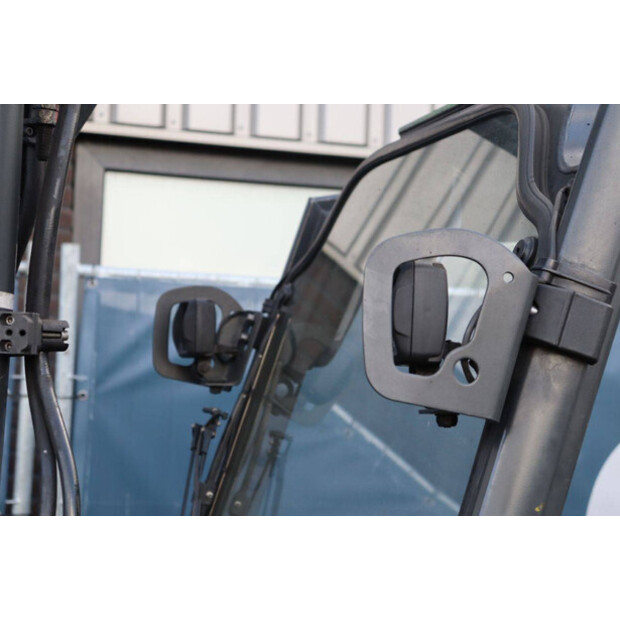 2021 ليندي E25-01-46412775