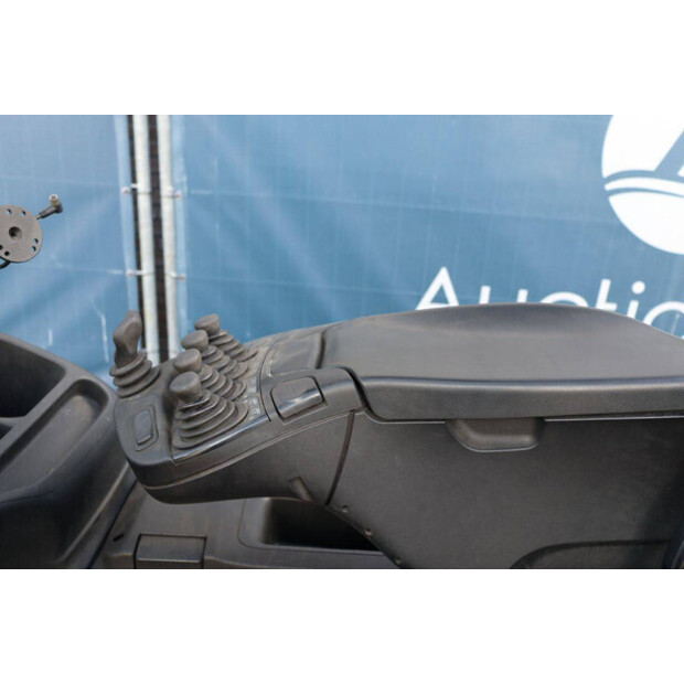 2021 ليندي E25-01-46412793