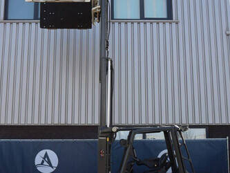 2015-linde-e25h-01-600-46412844