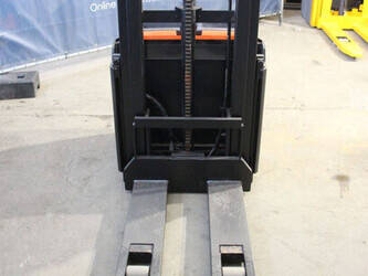 2018-toyota-swe120-1439310-46413070