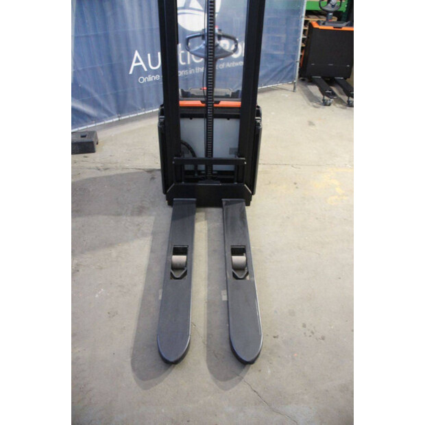 2019 Toyota SWE100-46413173