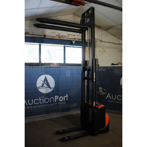 2019 Toyota SWE100-46413185